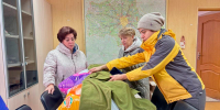 Сотрудники зарайской библиотеки сшили теплые вещи для участников СВО - Regions.Ru